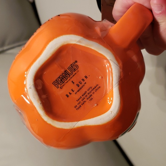 Rae Dunn “The Great Pumpkin" with Snoopy on Pumpkin lid Mug NWT - Picture 5 of 7